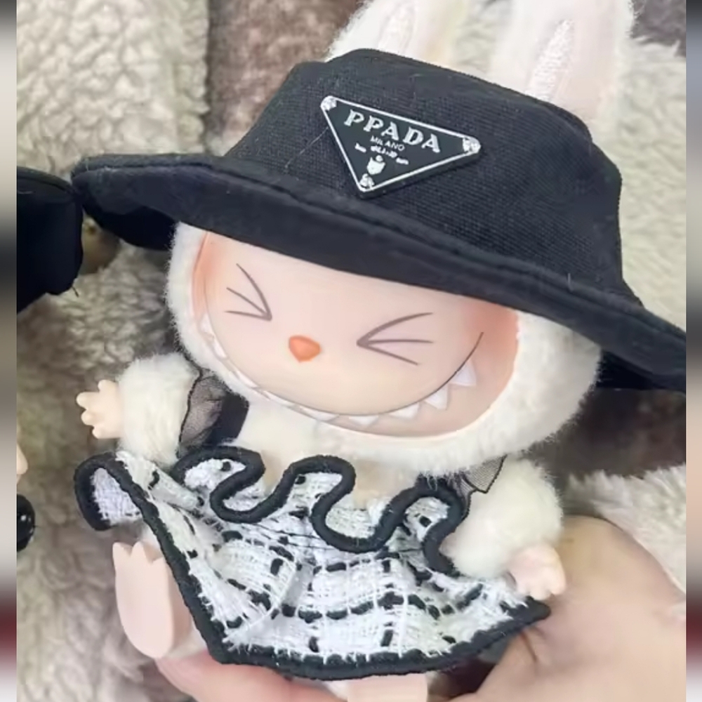 Brand New Labubu  Mini Plus Clothes DressWith Hat Accessories.